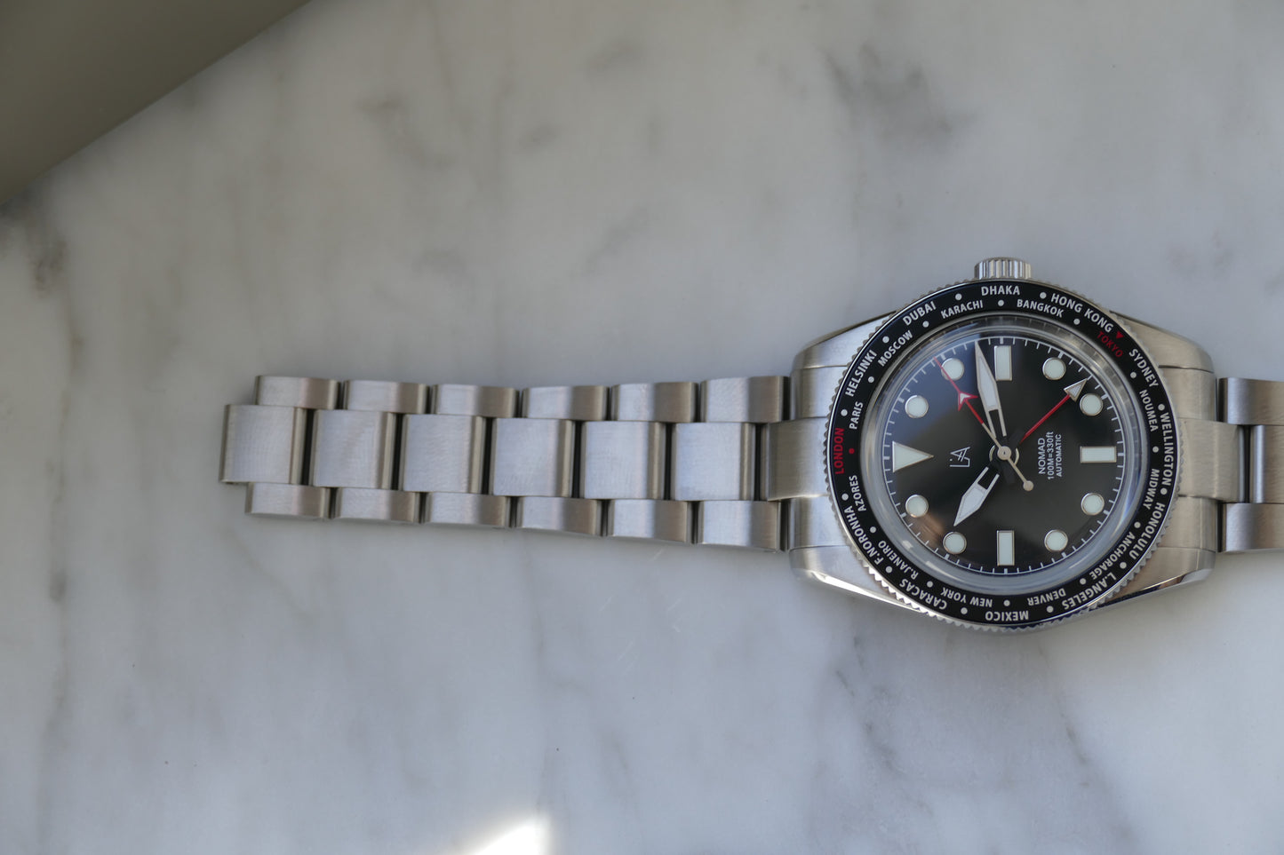 L'Artisan Nomad GMT