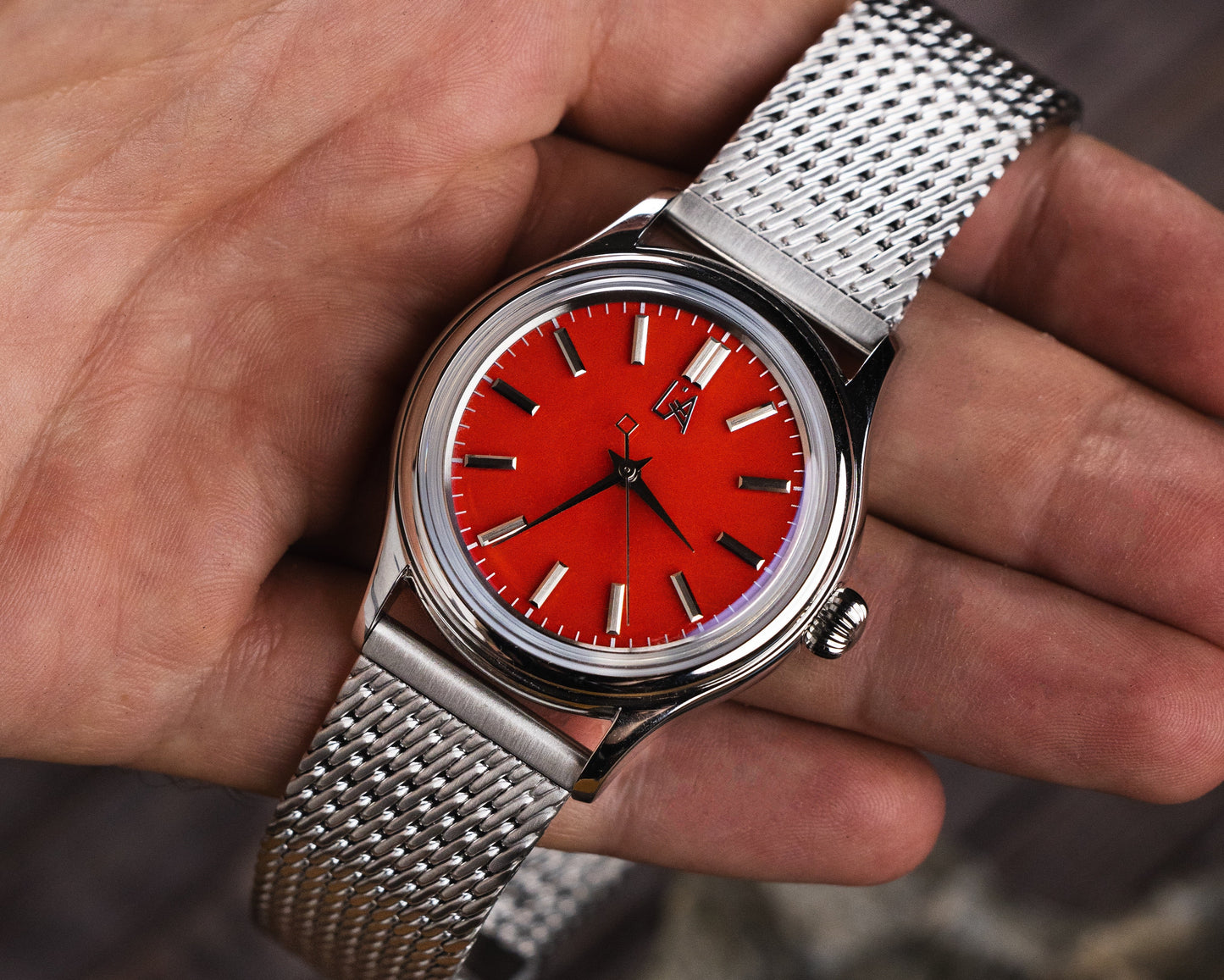 L'Artisan Phoenix (Red Agate Stone Dial)